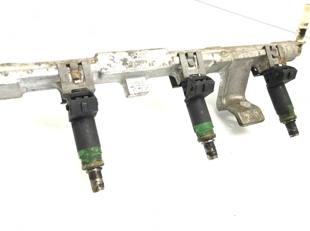 Топливная рампа бу для Ford Fiesta 5 1.3 i,  2007 г.