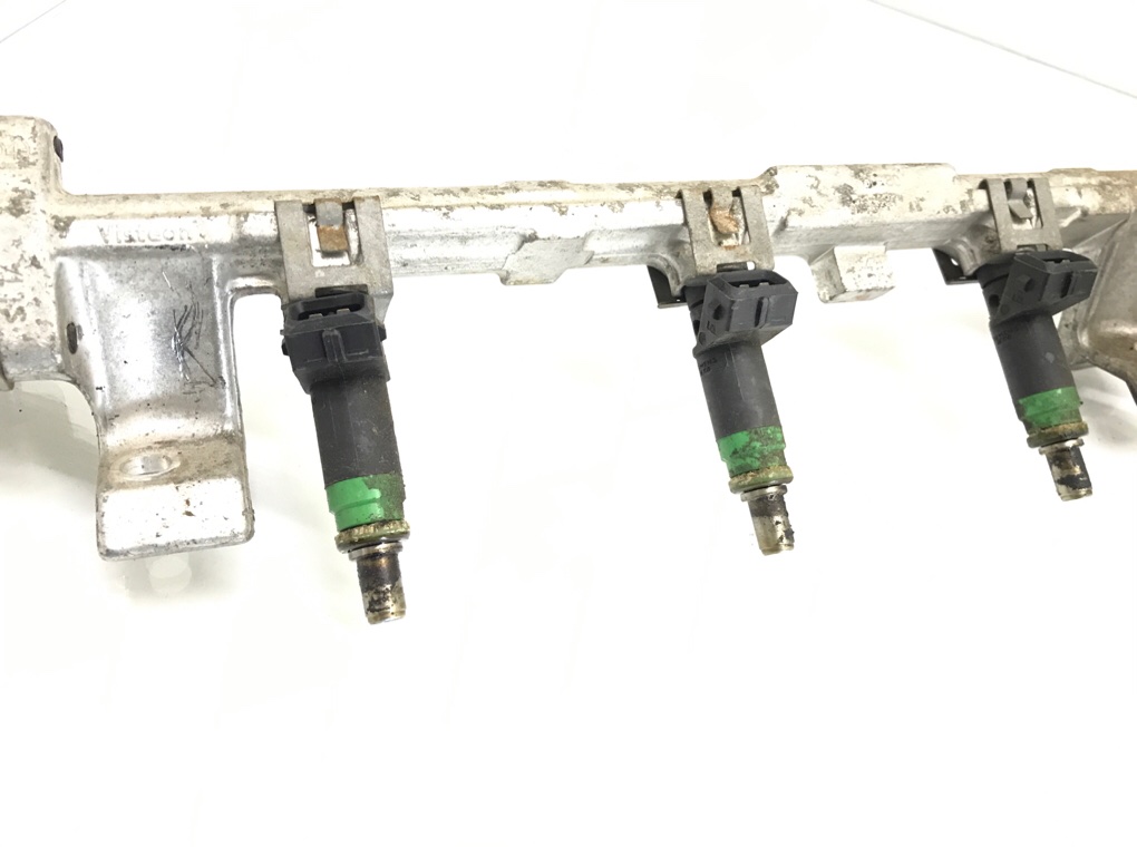 Топливная рампа бу для Ford Fiesta 5 1.3 i,  2007 г.