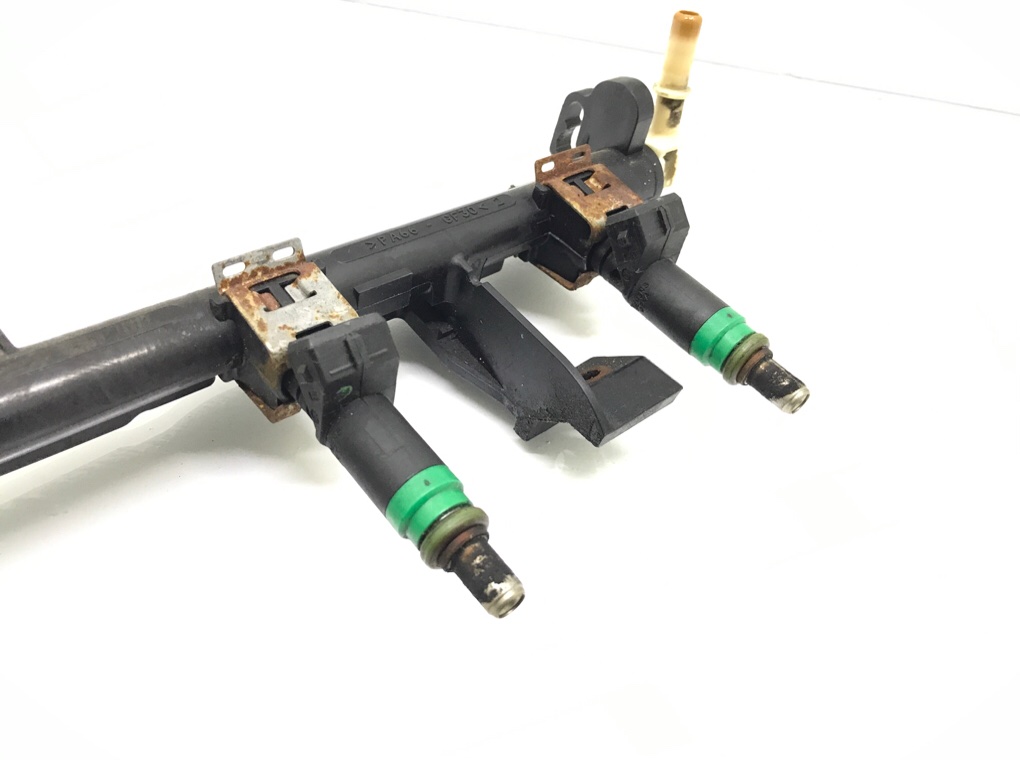 Топливная рампа бу для Ford Fiesta 5 1.3 i,  2008 г.