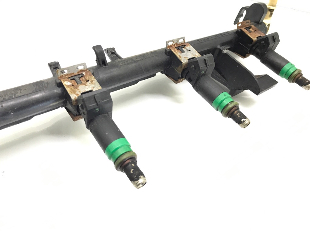 Топливная рампа бу для Ford Fiesta 5 1.3 i,  2008 г.