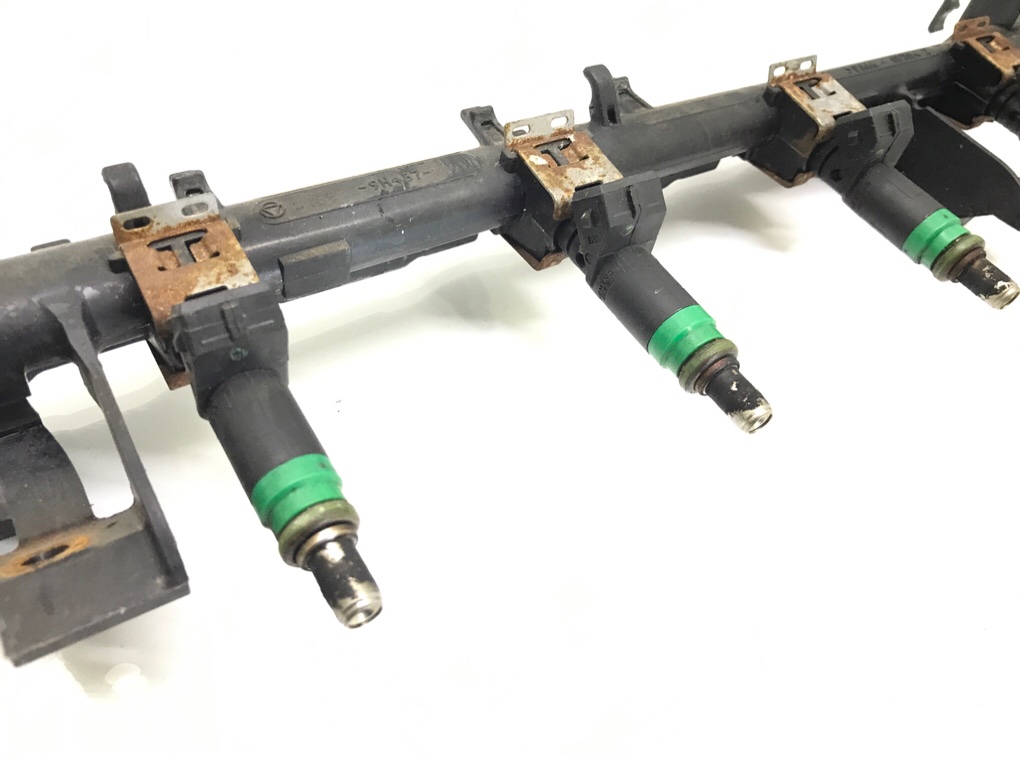 Топливная рампа бу для Ford Fiesta 5 1.3 i,  2008 г.