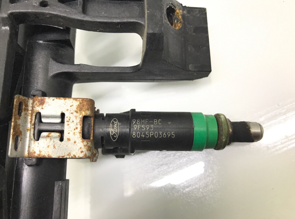 Топливная рампа бу для Ford Fiesta 5 1.3 i,  2008 г.