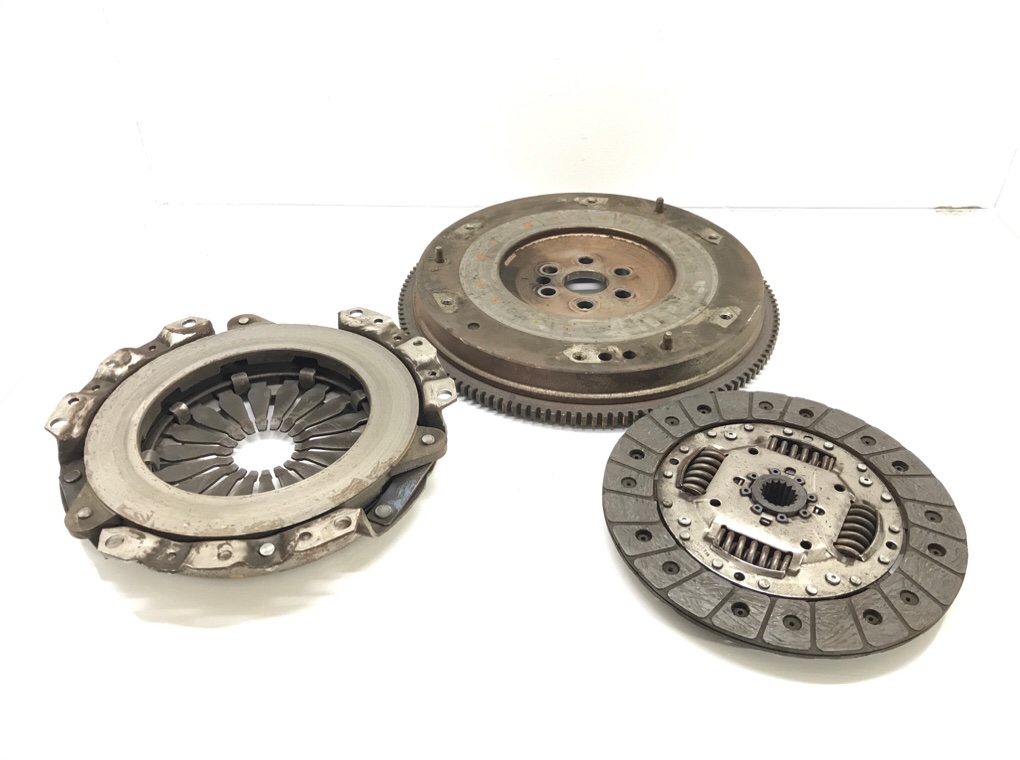 Комплект сцепления бу для Ford Fiesta 5 1.3 i, 2003 г. Комплект сцепления бу для Ford Fiesta 5 1.3 i, 2003 г.