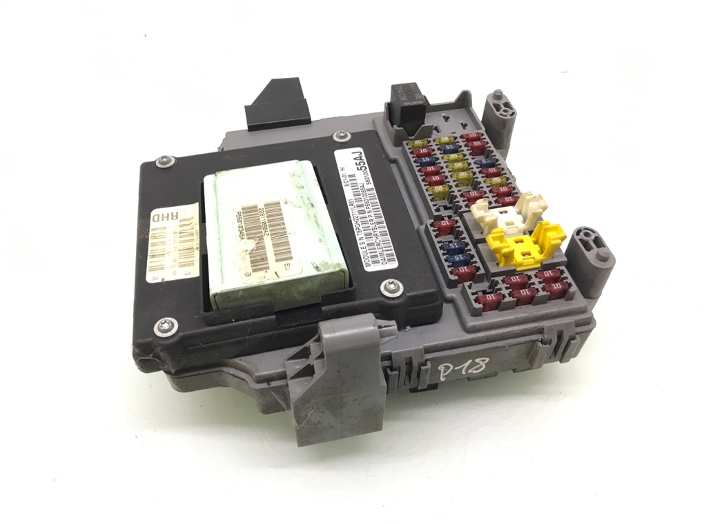 Блок предохранителей бу для Jeep Cherokee KJ 3.7 i,  2001 г.