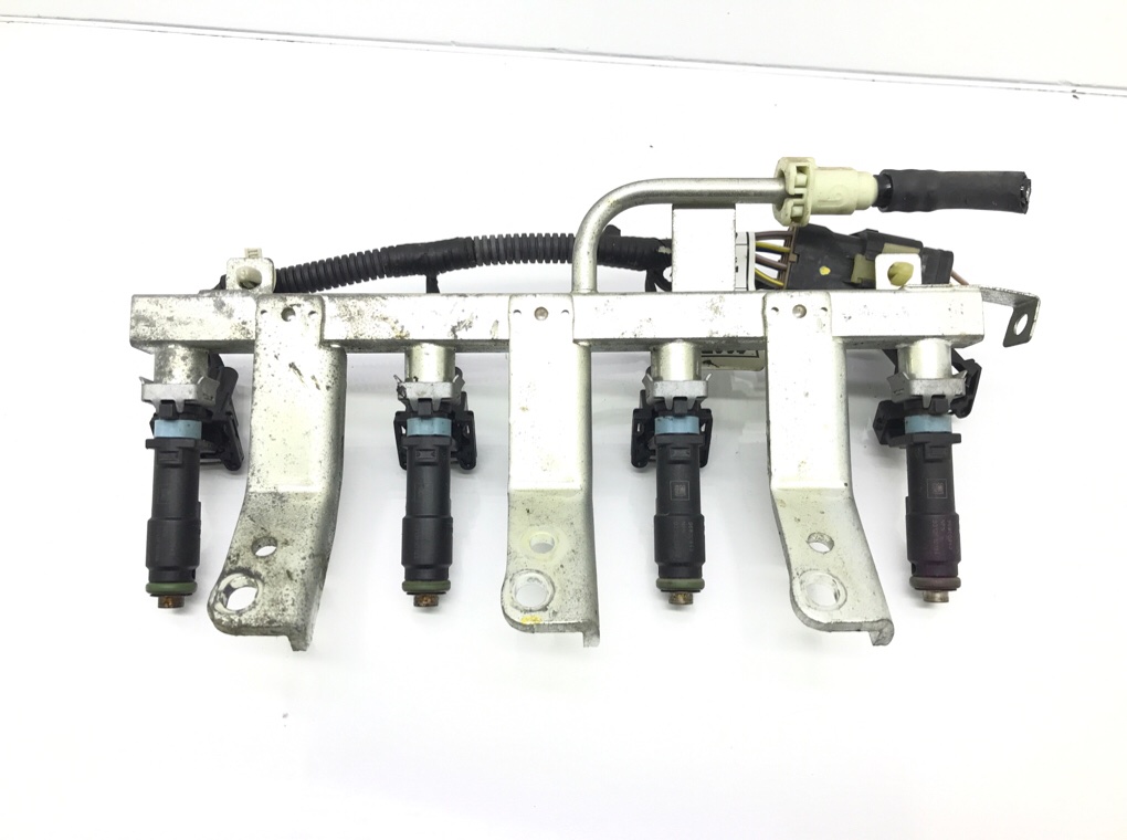 Топливная рампа бу для Chevrolet Spark  1.0 i,  2010 г.