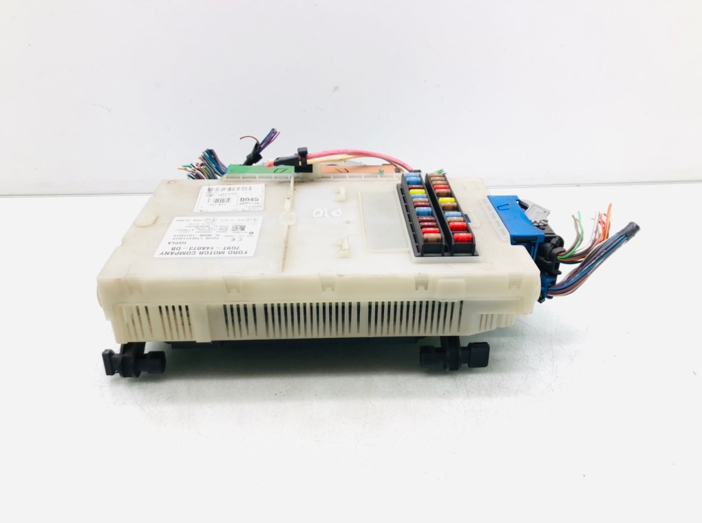 Блок предохранителей бу для Ford Mondeo 4 2.0 TDCi, 2007 г. Блок предохранителей бу для Ford Mondeo 4 2.0 TDCi, 2007 г.