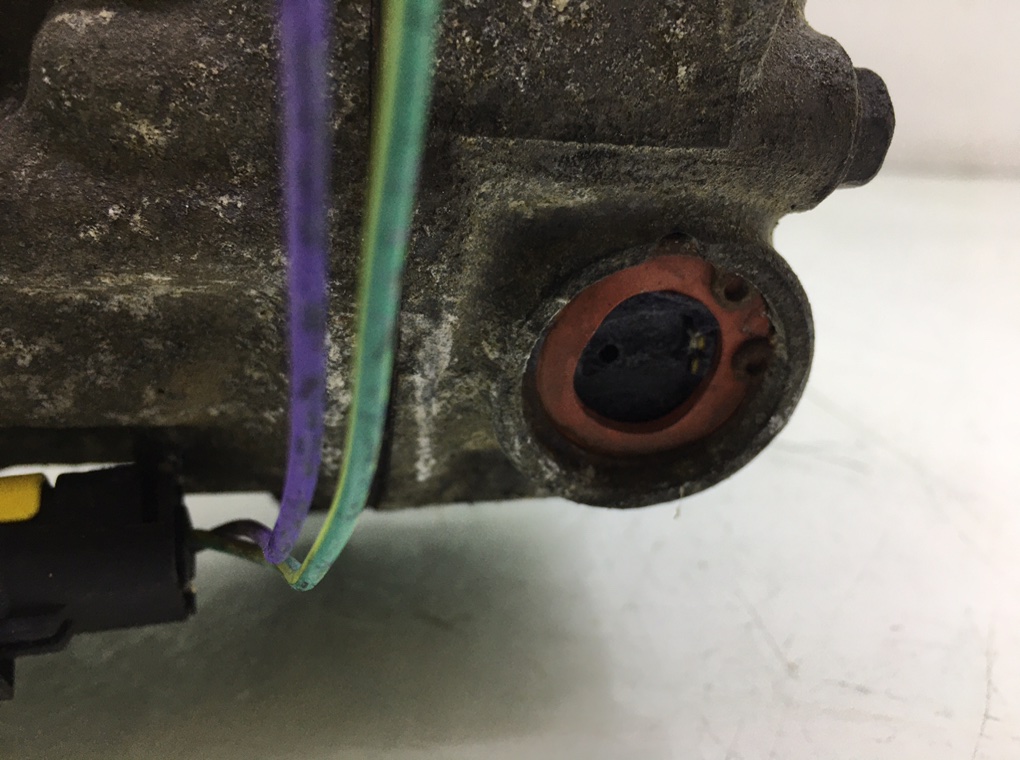 Компрессор кондиционера бу для Peugeot 308 T7 1.6 HDi,  2010 г.