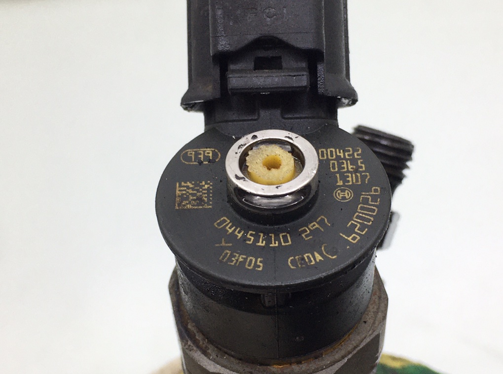 Форсунка бу для Peugeot 3008 1 1.6 HDi, 2010 г. Форсунка бу для Peugeot 3008 1 1.6 HDi, 2010 г.