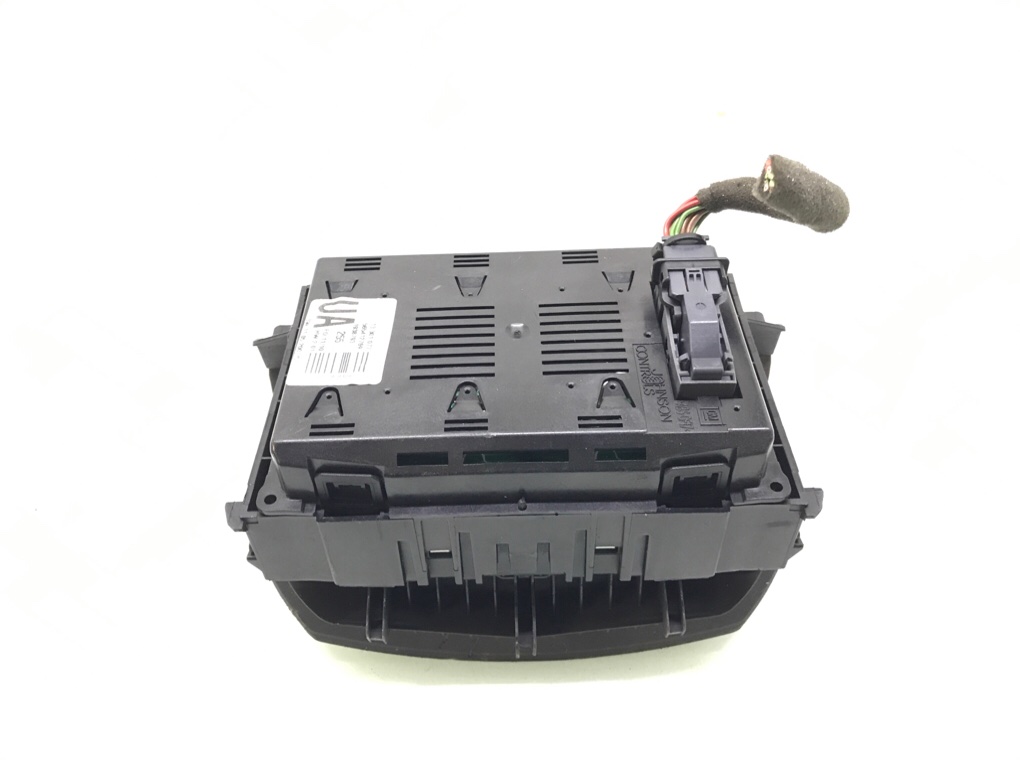 Дисплей бу для Opel Zafira B 1.6 i,  2010 г.