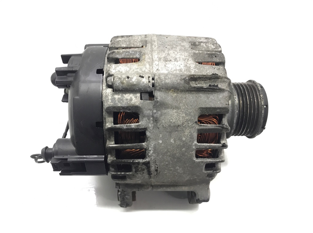 Генератор бу для Volkswagen Golf 6 1.6 TDi,  2011 г.