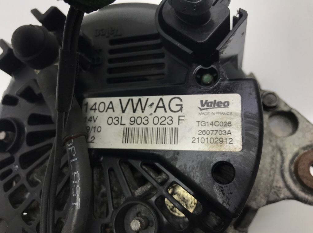 Генератор бу для Volkswagen Golf 6 1.6 TDi,  2011 г.