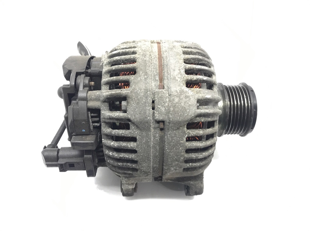 Генератор бу для Volkswagen Golf 5 1.9 TDi,  2006 г.