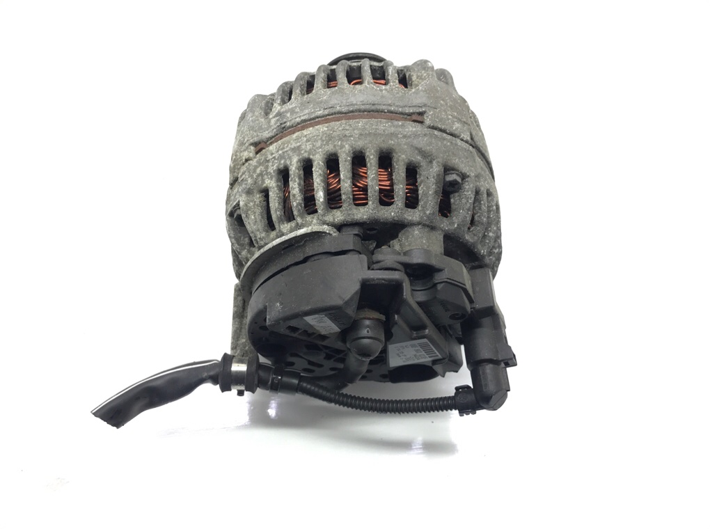 Генератор бу для Volkswagen Golf 5 1.9 TDi,  2006 г.