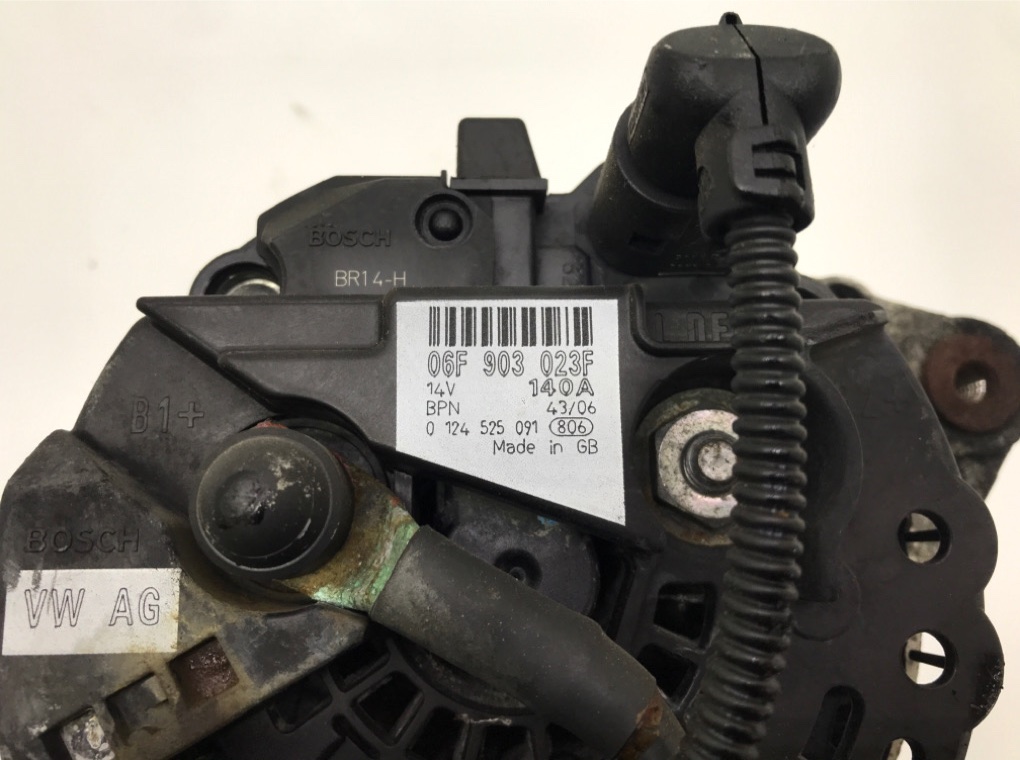 Генератор бу для Volkswagen Golf 5 1.9 TDi,  2006 г.