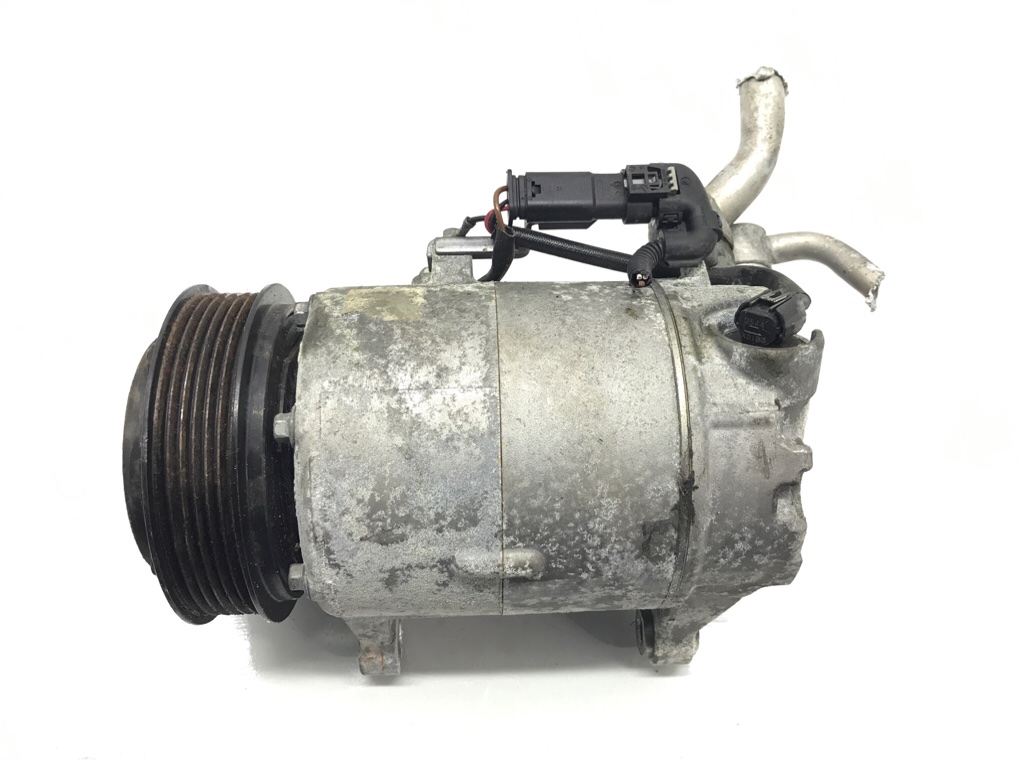 Компрессор кондиционера бу для BMW 2 F46 1.5 i, 2016 г.