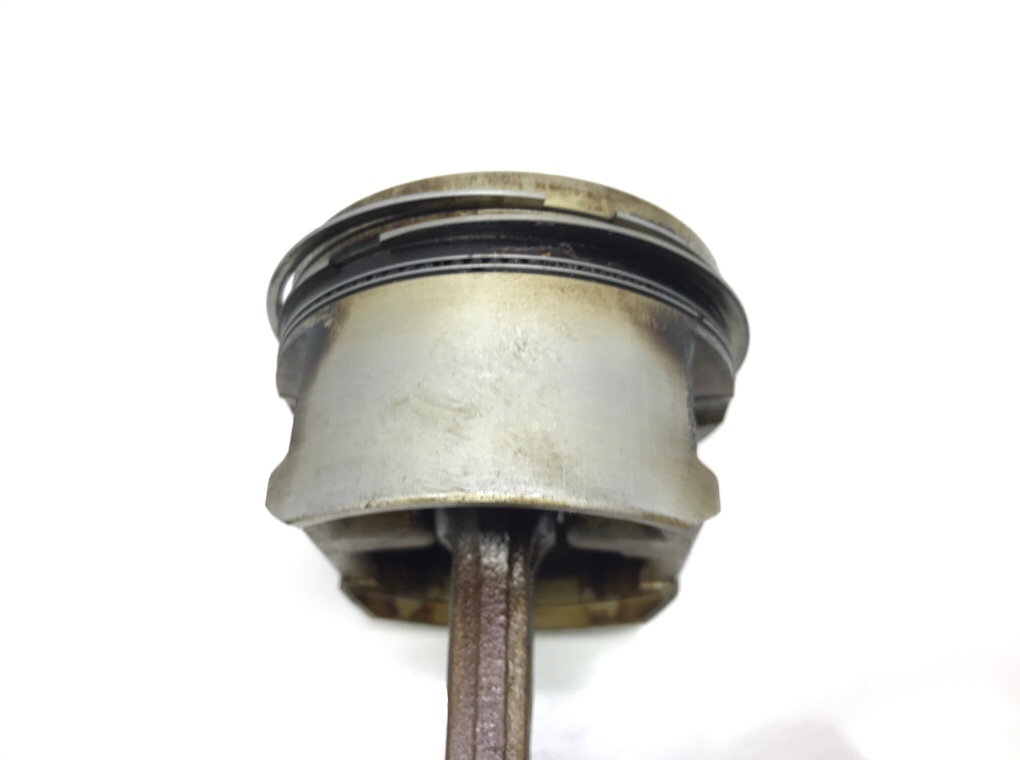 Поршень бу для Honda Civic 7 1.6 i,  2005 г.