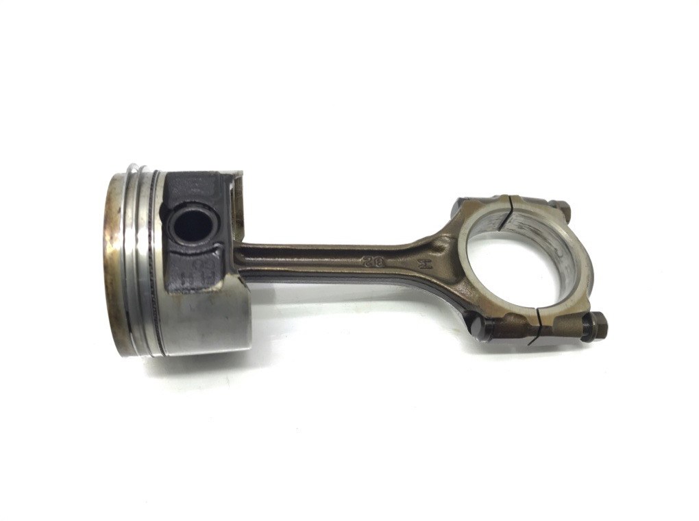 Поршень бу для Honda Civic 7 1.6 i,  2005 г.