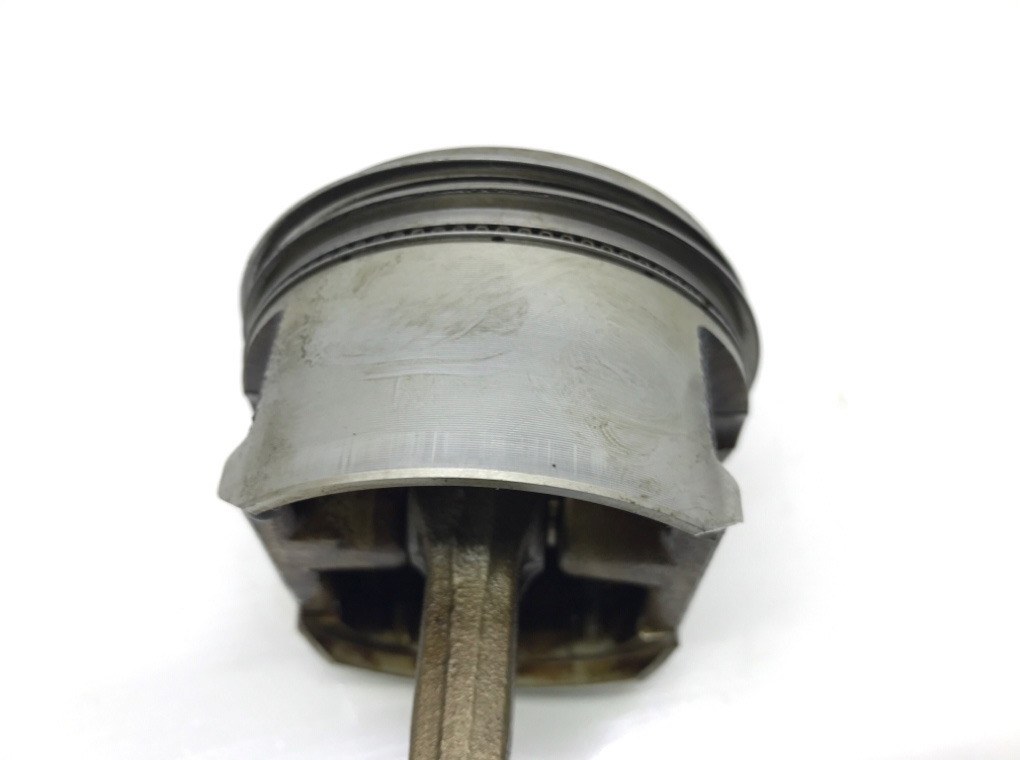 Поршень бу для Honda Civic 7 1.6 i,  2005 г.