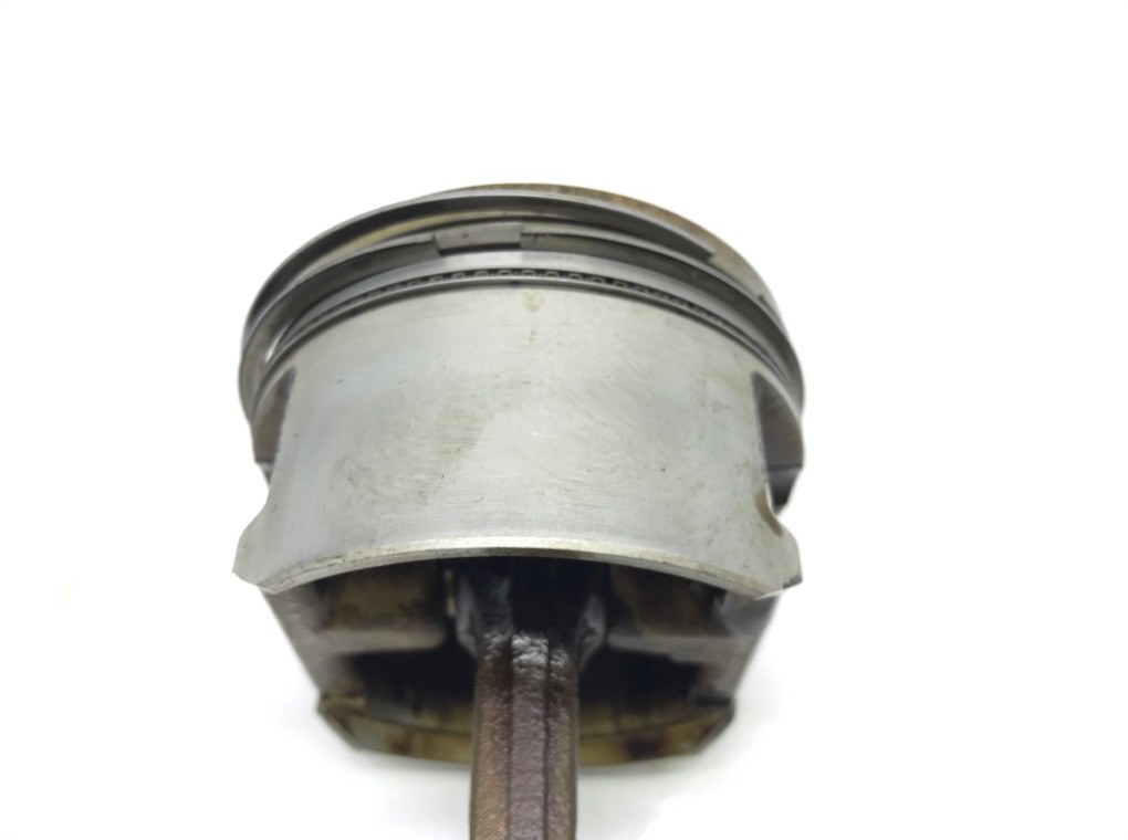 Поршень бу для Honda Civic 7 1.6 i,  2005 г.