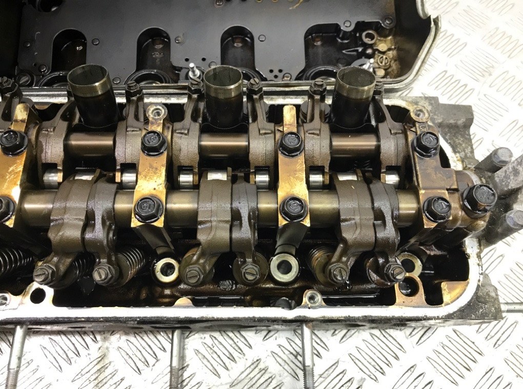 Головка блока цилиндров бу для Honda Civic 7 1.6 i, 2005 г. Головка блока цилиндров бу для Honda Civic 7 1.6 i, 2005 г.