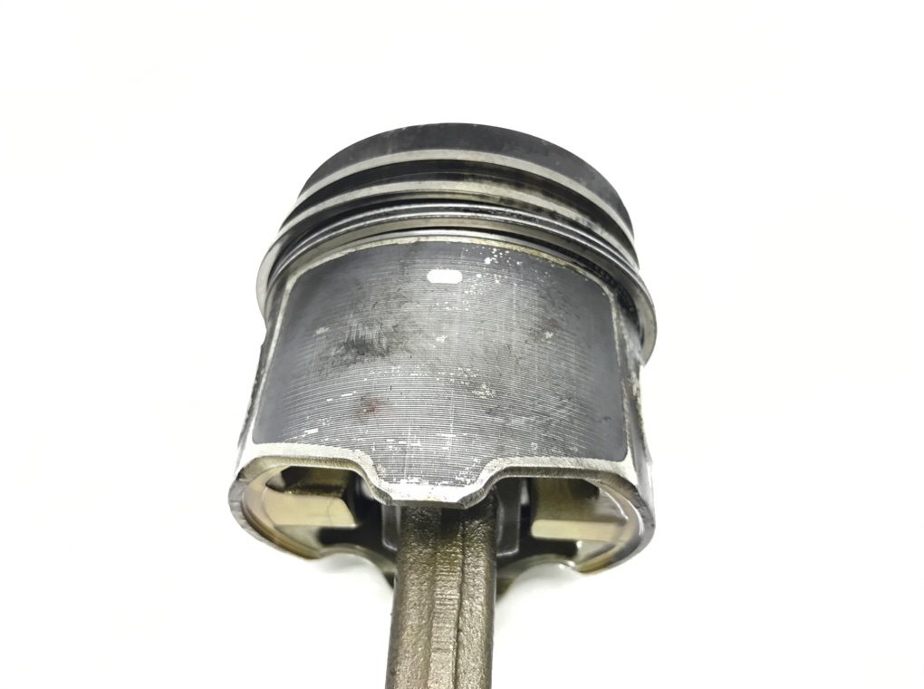 Поршень бу для Opel Vivaro 1 1.9 CDTi,  2006 г.