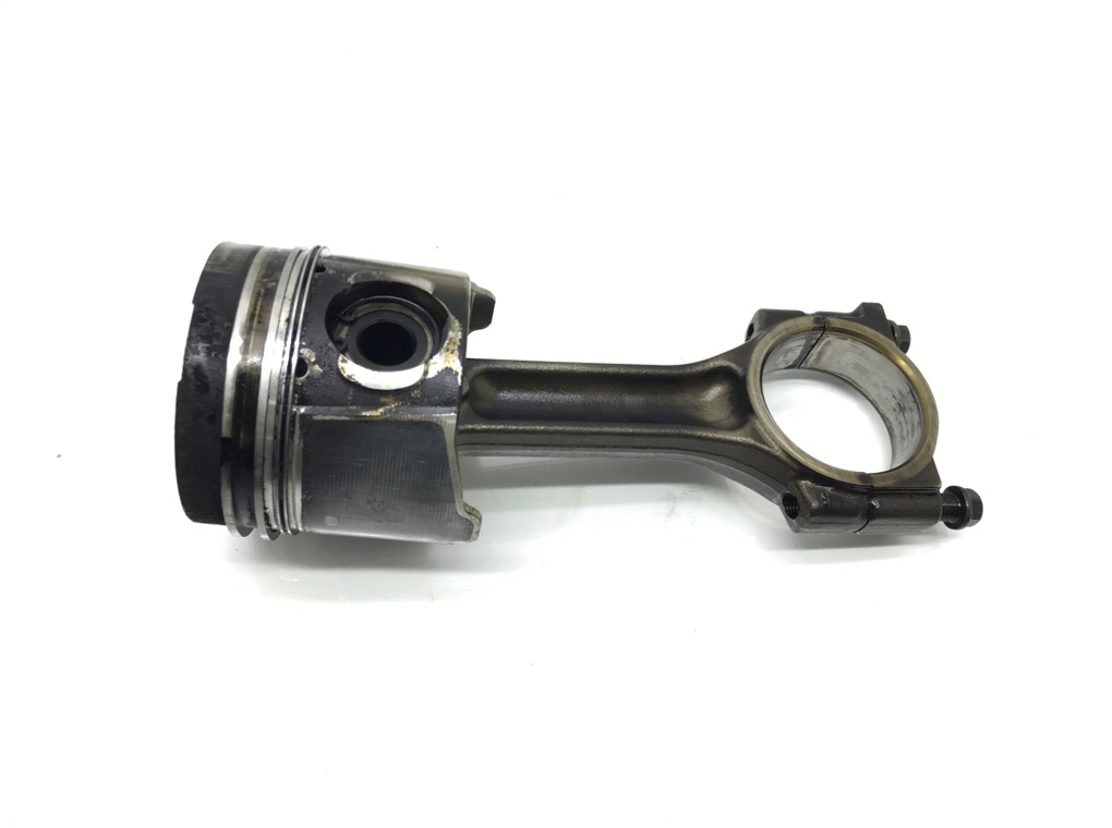 Поршень бу для Opel Vivaro 1 1.9 CDTi, 2006 г.