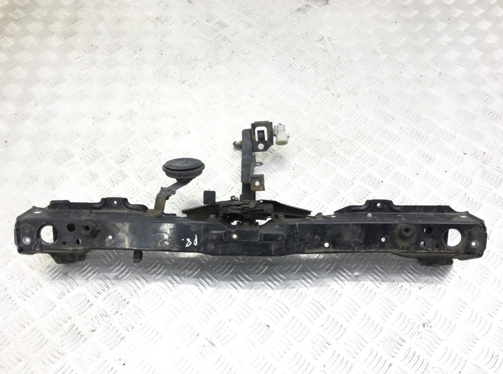 Планка под капот бу для Toyota Corolla Verso 2.2 TD, 2006 г. Планка под капот бу для Toyota Corolla Verso 2.2 TD, 2006 г.