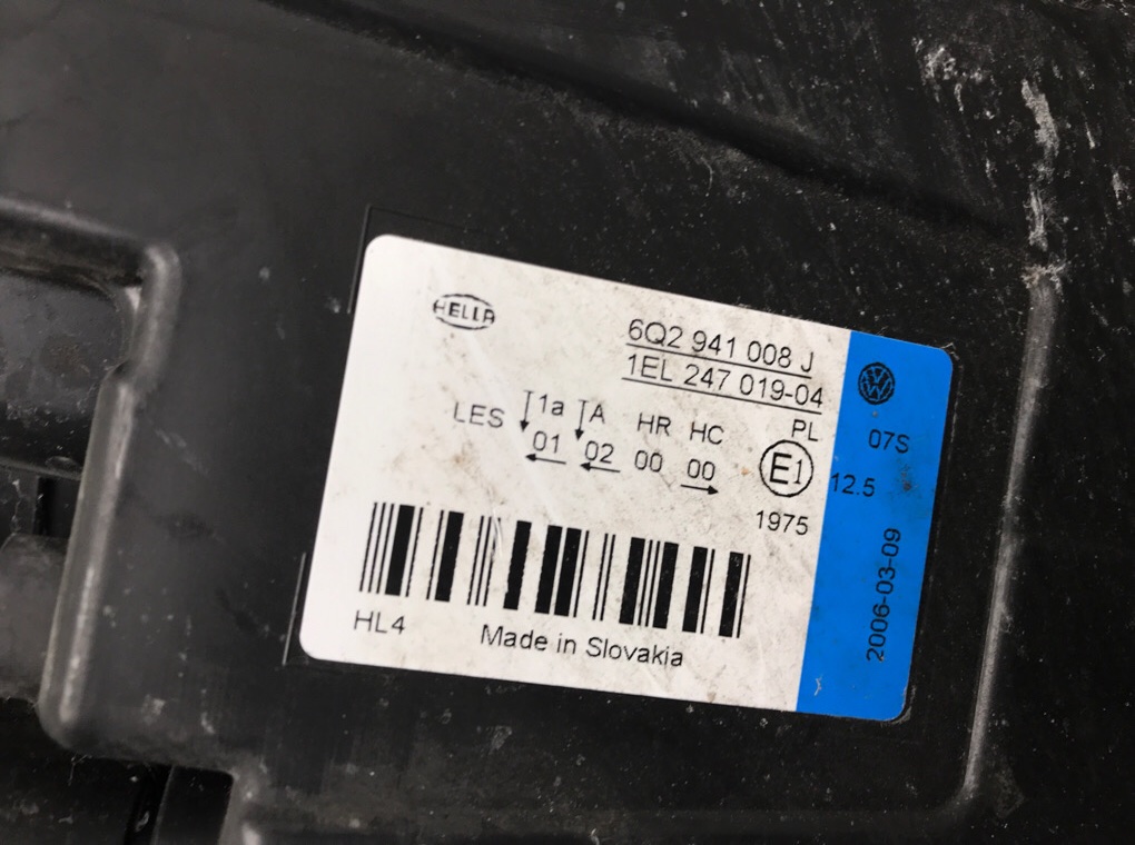 Фара правая бу для Volkswagen Polo 4 1.2 i,  2006 г.