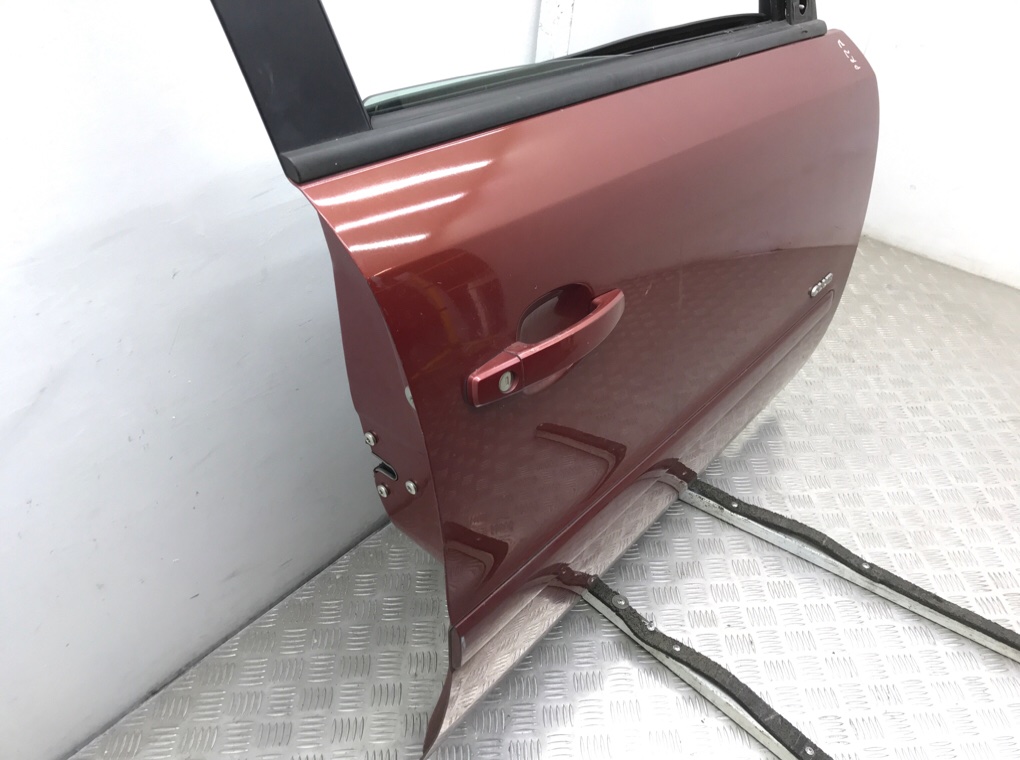 Дверь передняя правая бу для Opel Zafira B 1.6 i, 2006 г. Дверь передняя правая бу для Opel Zafira B 1.6 i, 2006 г.