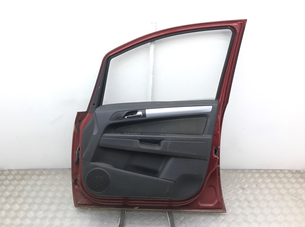 Дверь передняя правая бу для Opel Zafira B 1.6 i, 2006 г. Дверь передняя правая бу для Opel Zafira B 1.6 i, 2006 г.