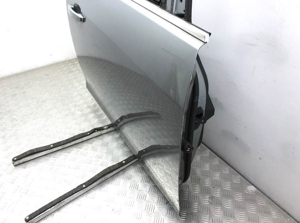 Дверь передняя правая бу для Opel Astra J 1.6 i,  2010 г.