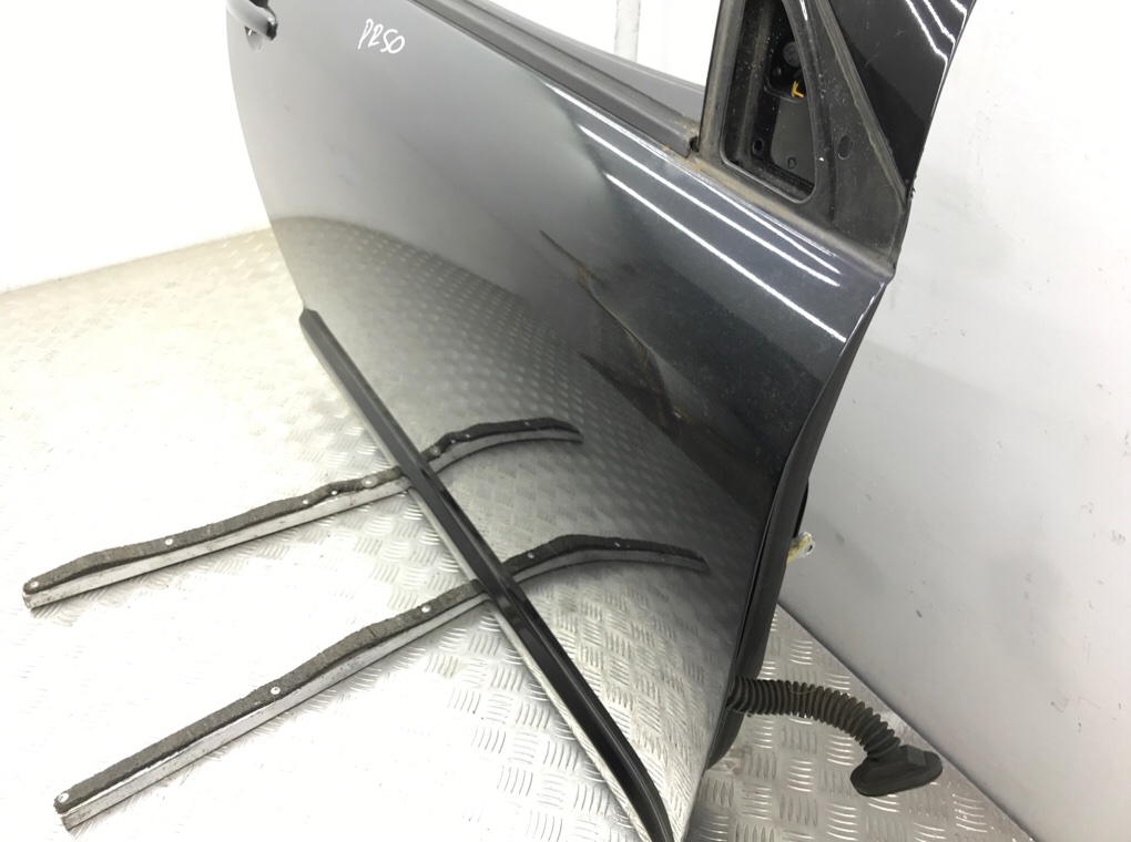 Дверь передняя правая бу для Suzuki Swift 3 1.3 i, 2006 г. Дверь передняя правая бу для Suzuki Swift 3 1.3 i, 2006 г.