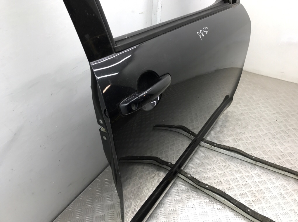 Дверь передняя правая бу для Suzuki Swift 3 1.3 i, 2006 г. Дверь передняя правая бу для Suzuki Swift 3 1.3 i, 2006 г.