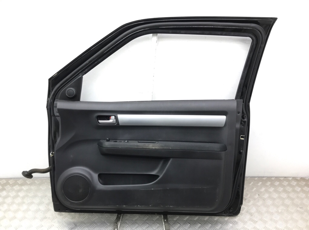 Дверь передняя правая бу для Suzuki Swift 3 1.3 i, 2006 г. Дверь передняя правая бу для Suzuki Swift 3 1.3 i, 2006 г.