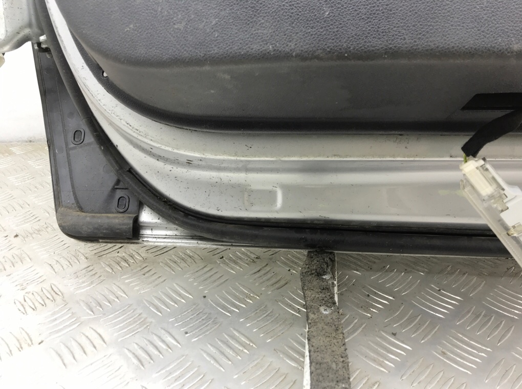 Дверь передняя правая бу для Peugeot 3008  1.6 HDi,  2011 г.