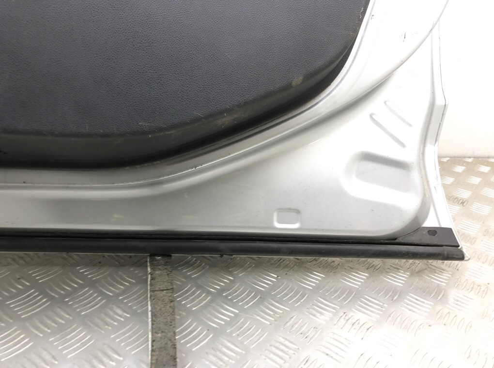 Дверь передняя правая бу для Peugeot 3008  1.6 HDi,  2011 г.