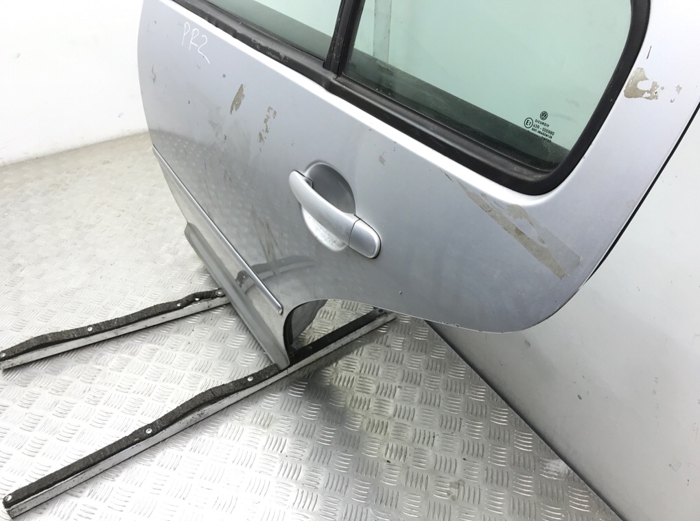 Дверь задняя левая бу для Volkswagen Bora 1 1.6 i,  2001 г.