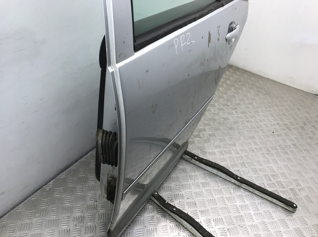 Дверь задняя левая бу для Volkswagen Bora 1 1.6 i,  2001 г.