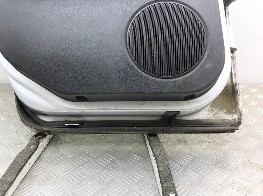 Дверь задняя левая бу для Volkswagen Bora 1 1.6 i,  2001 г.