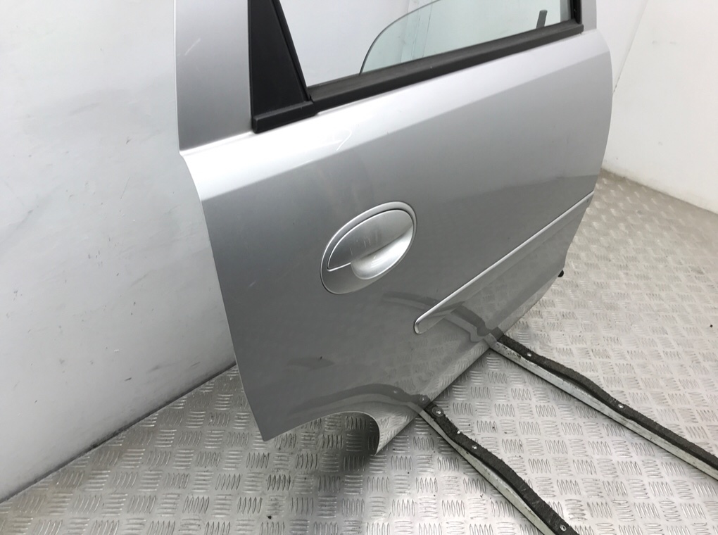 Дверь задняя правая бу для Opel Corsa C 1.2 i,  2004 г.