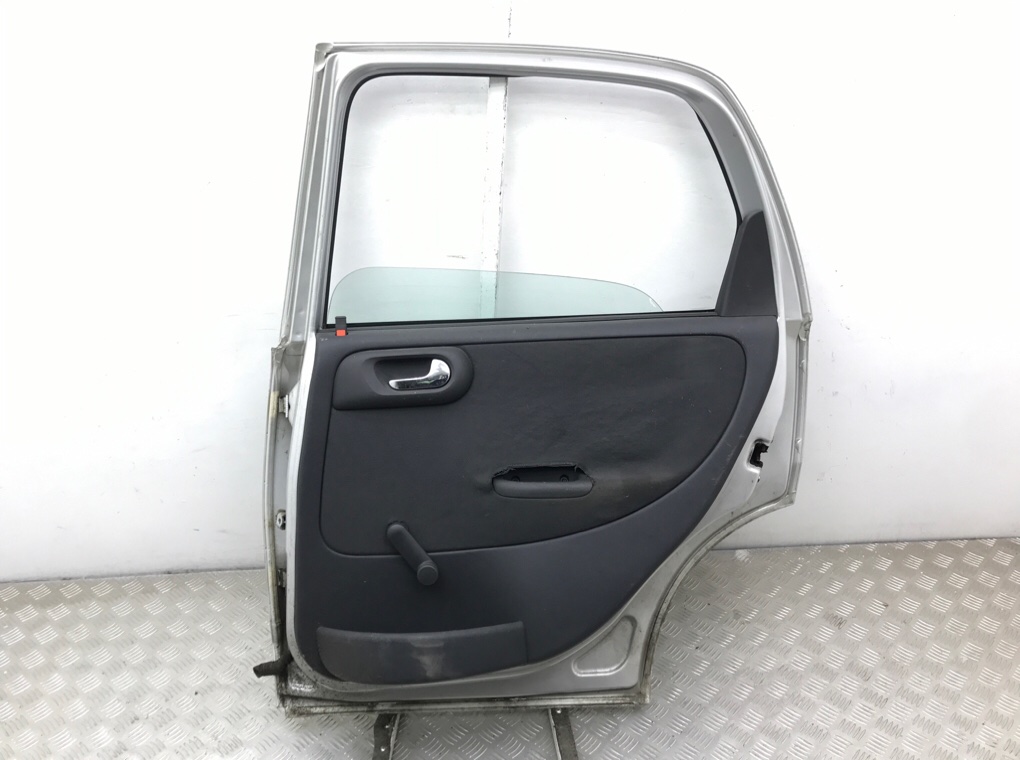 Дверь задняя правая бу для Opel Corsa C 1.2 i,  2004 г.