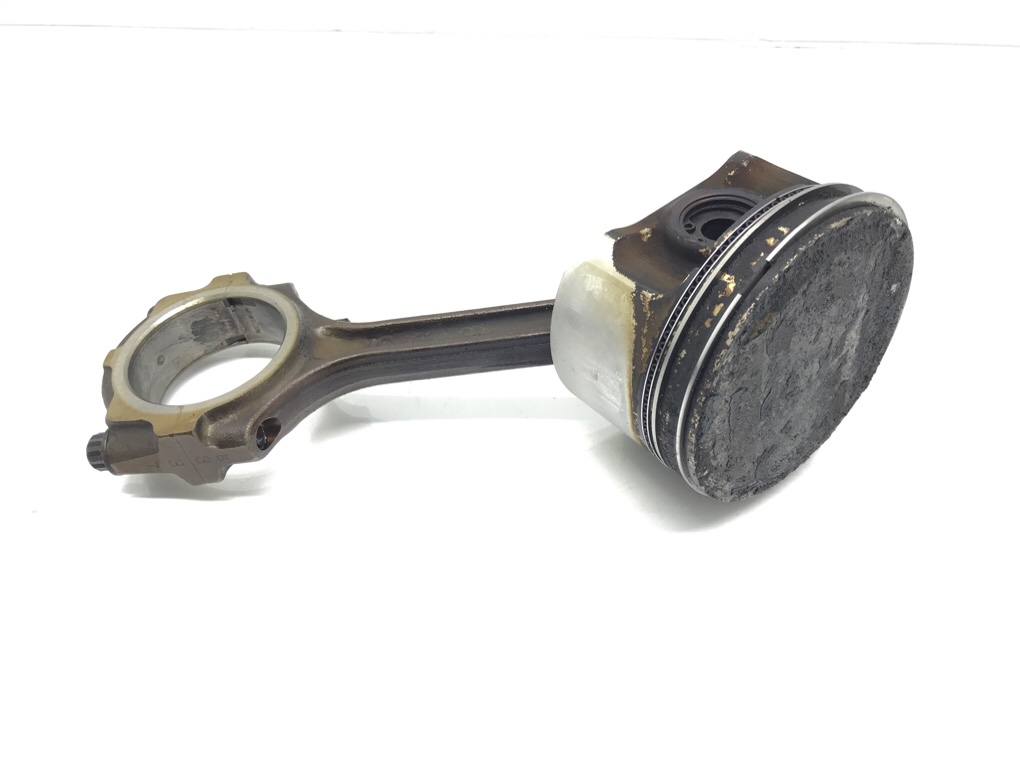 Поршень бу для Nissan X-Trail T30 2.0 i,  2006 г.