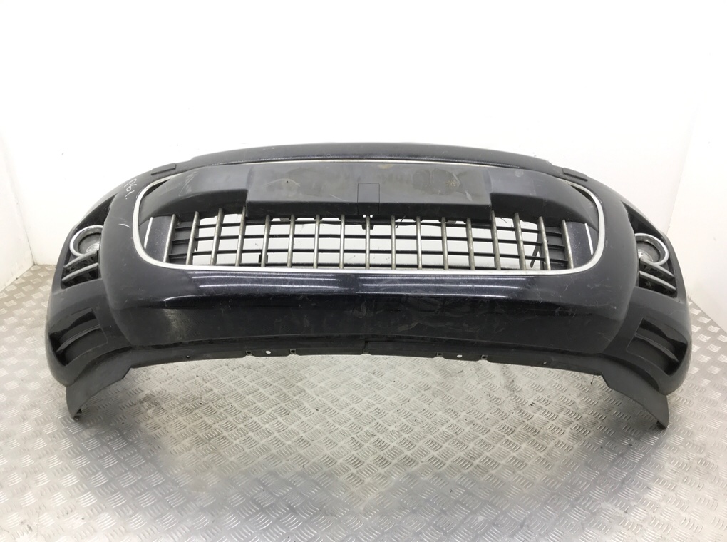 Бампер передний бу для Peugeot 4007  2.2 HDi,  2011 г.