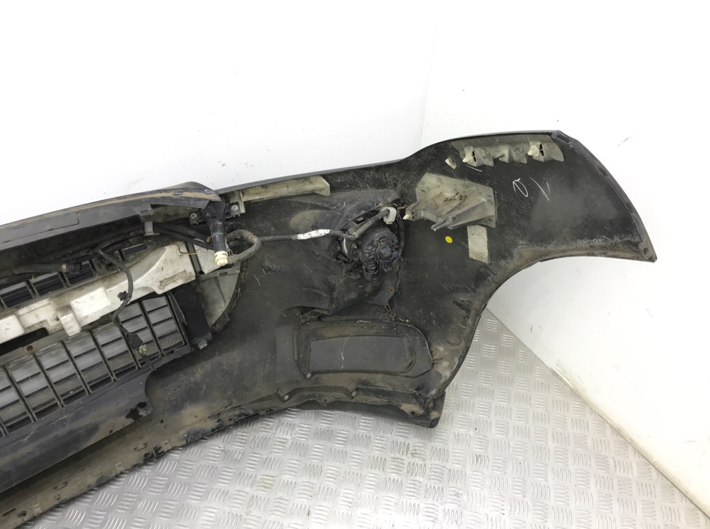 Бампер передний бу для Peugeot 4007  2.2 HDi,  2011 г.