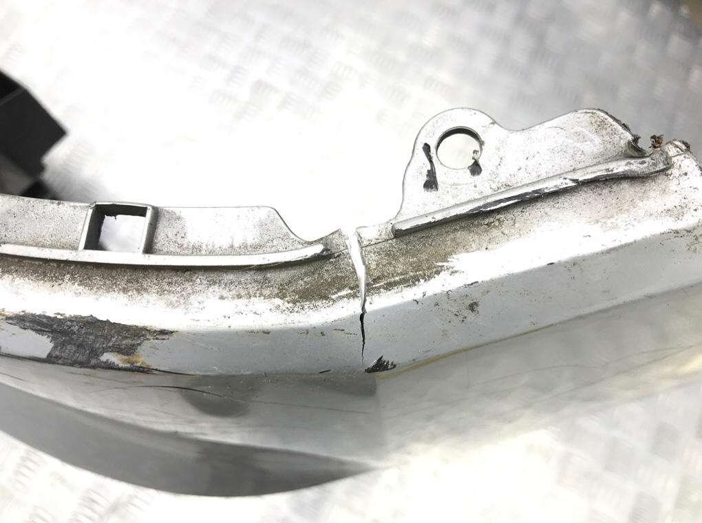 Бампер задний бу для Renault Laguna 3 2.0 DCi,  2010 г.