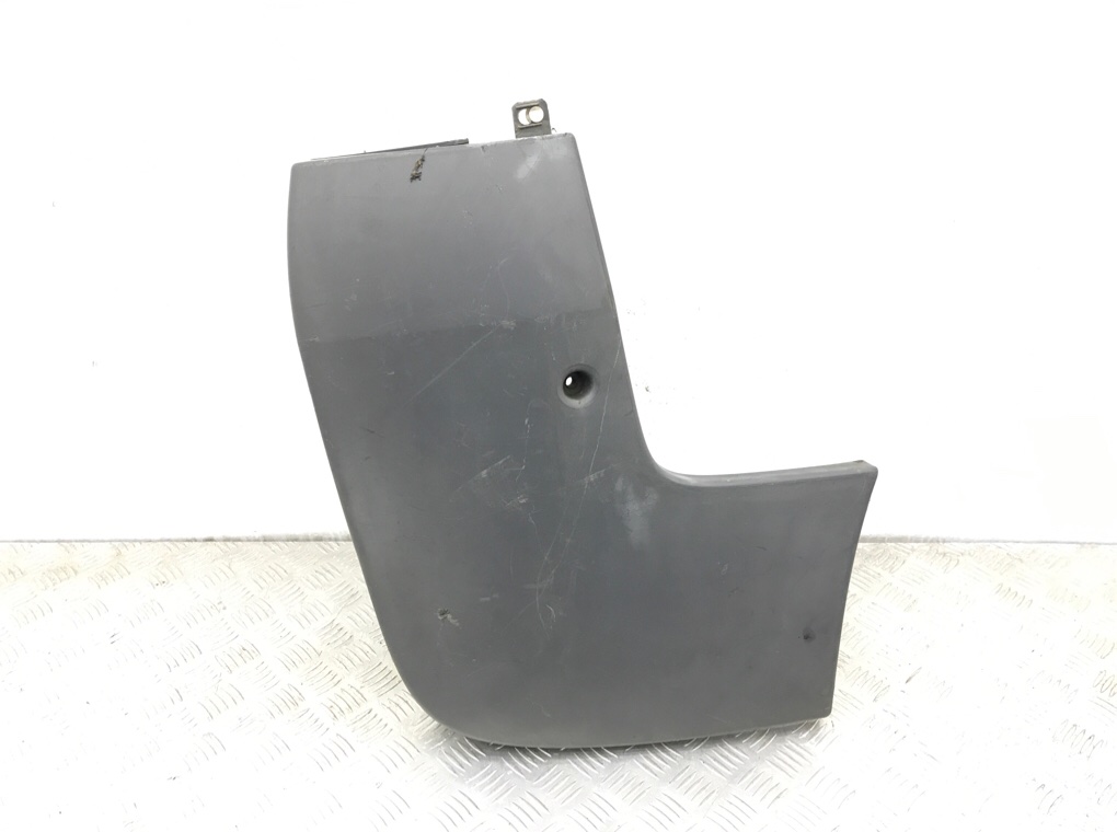 Клык бампера задний правый бу для Renault Trafic 2 2.0 DCi, 2009 г. Клык бампера задний правый бу для Renault Trafic 2 2.0 DCi, 2009 г.