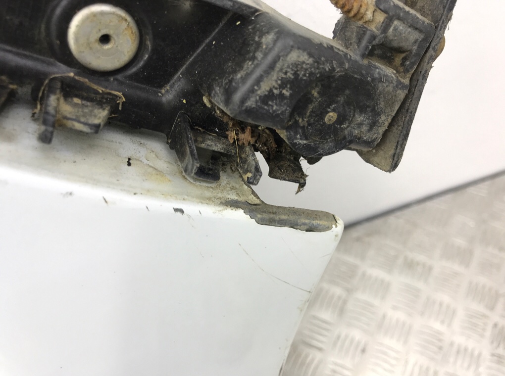 Крыло переднее правое бу для Renault Trafic 3 1.6 CDTi,  2016 г.