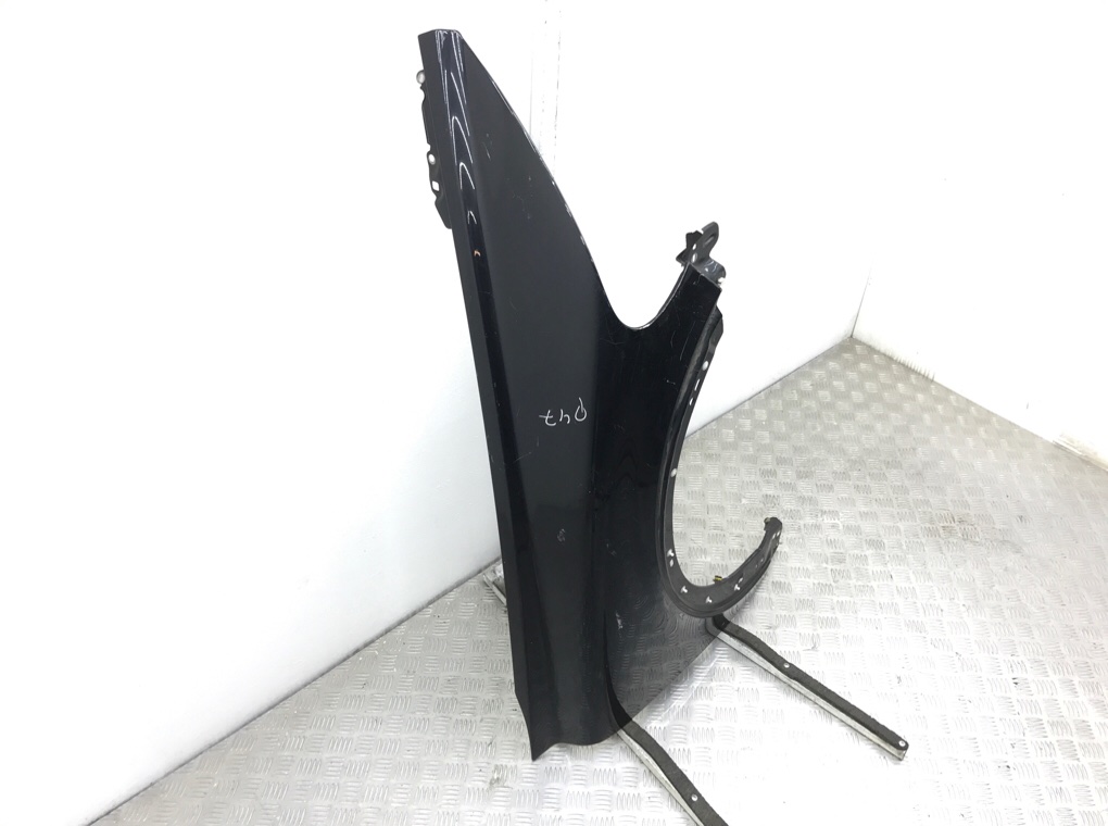 Крыло переднее правое бу для Volvo C30  1.6 i,  2008 г.