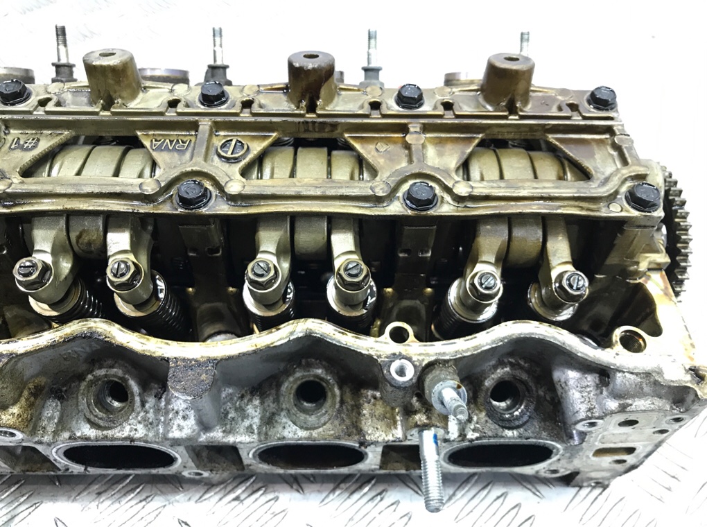 Головка блока цилиндров бу для Honda Civic 8 1.8 i, 2006 г. Головка блока цилиндров бу для Honda Civic 8 1.8 i, 2006 г.
