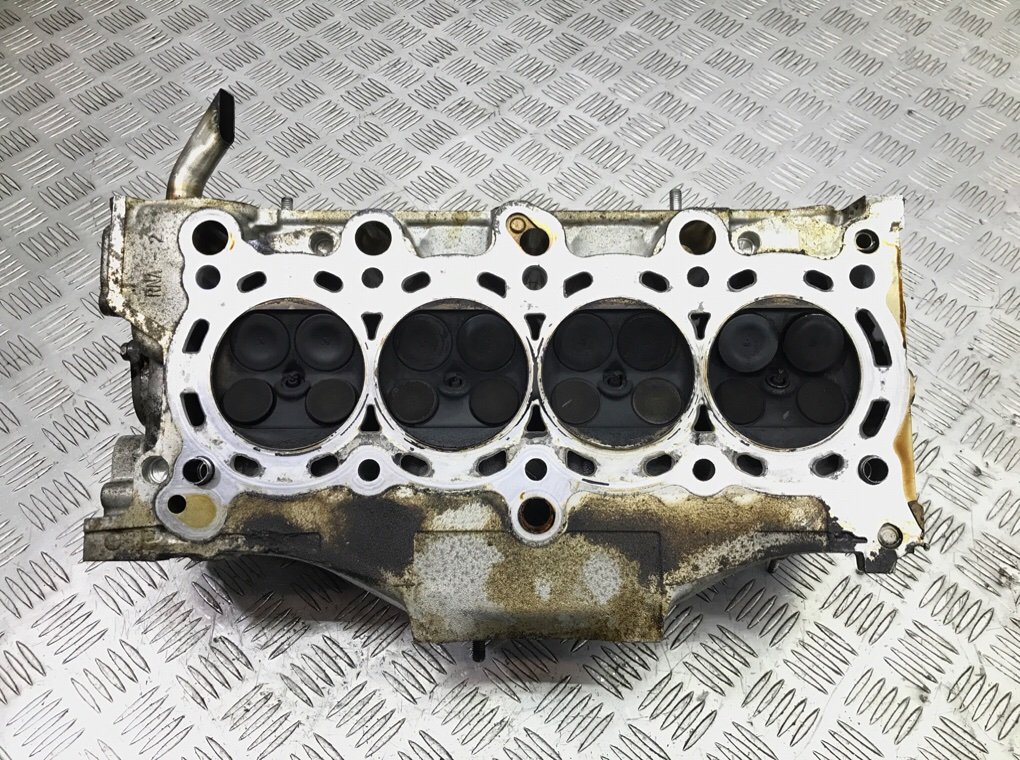Головка блока цилиндров бу для Honda Civic 8 1.8 i, 2006 г. Головка блока цилиндров бу для Honda Civic 8 1.8 i, 2006 г.